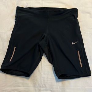 Nike Women’s Running Shorts 5” Size Medium Copper swoosh